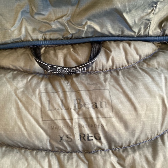 Full Length Down LL Bean Ultralight 850 Navy Women’s coat - Picture 3 of 6